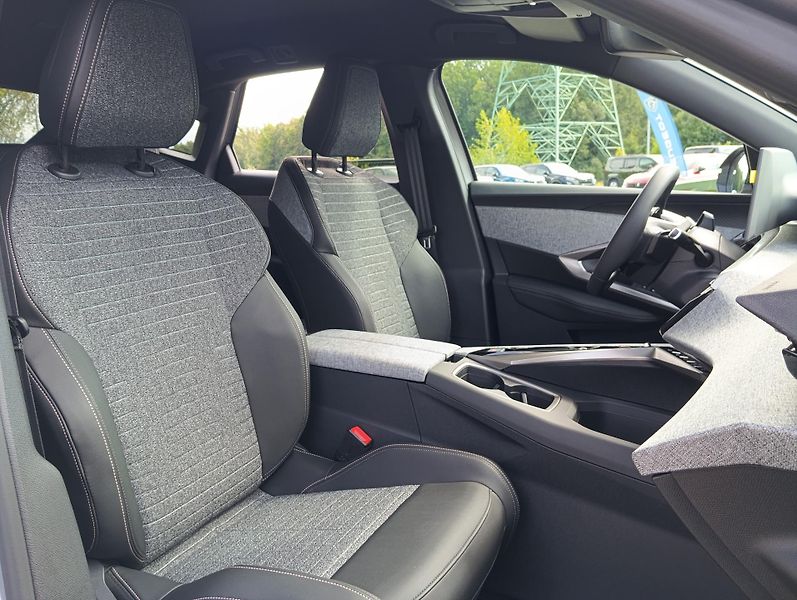 Peugeot 3008 (2026) BUSINESS Hybrid 145 e-DCS6 - fotka 13 z 19