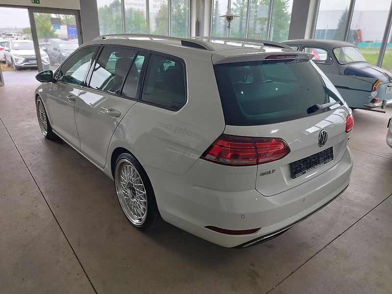 Volkswagen Golf (2017) TSI,92KW,FULL,LED,19ALU,TAŽNÝ - fotka 9 z 39