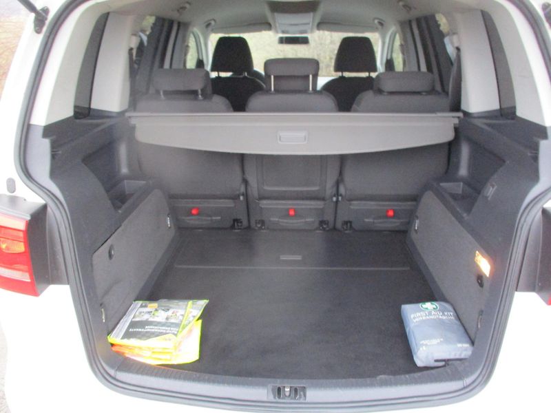 Volkswagen Touran 1.2TSi 77kW TL*L+Z PNEU*VÝHŘEV - fotka 32 z 39