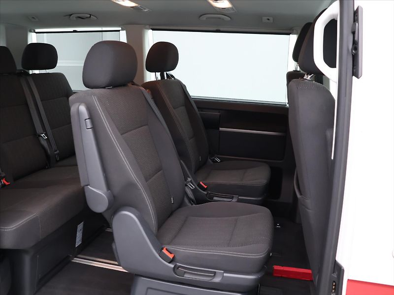 Volkswagen Multivan 2.0 TDI 150kW 7-Míst Tažné 1.M - fotka 13 z 25