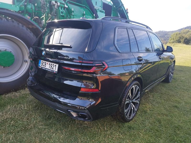 BMW X7 XDRIVE40D M SPORT - fotka 7 z 16