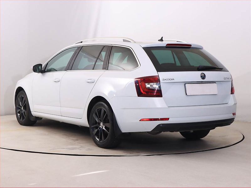 Škoda Octavia (2018) Elegance 1.5 TSI, Automat - fotka 4 z 21