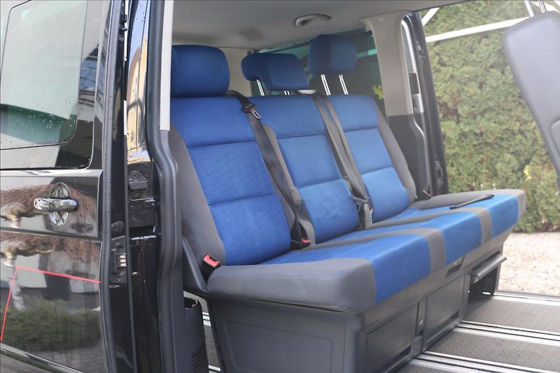 Volkswagen Multivan 2,5 TDi, Tažné , Klima - fotka 35 z 40