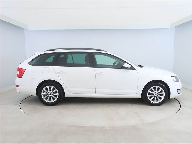 Škoda Octavia (2015) Ambition 1.6 TDI, Serv.kniha - fotka 6 z 15
