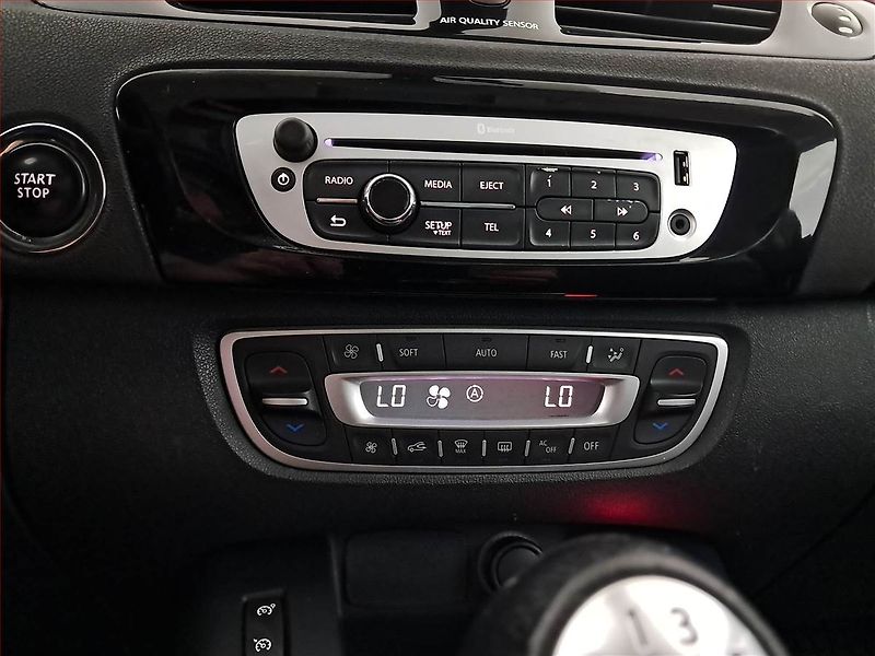 Renault Grand Scénic (2013) Bose 1.6 dCi, Navi, Tempomat - fotka 12 z 16
