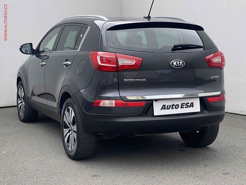 Kia Sportage (2013) 2.0 CRDi AWD, Premium, AT - fotka 6 z 21