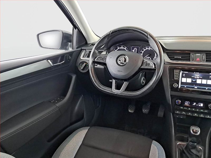 Škoda Rapid (2017) 1.0 TSI, Navi, Bi-Xenony - fotka 7 z 20