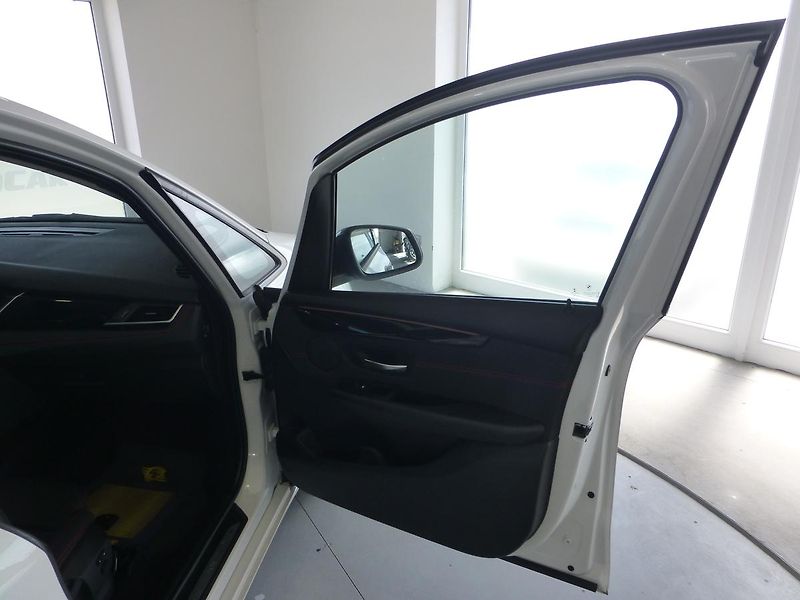BMW Řada 2 (2016) 2,0D*NAVI*ALU*VYHŘ.SED*M.PAKET - fotka 15 z 31