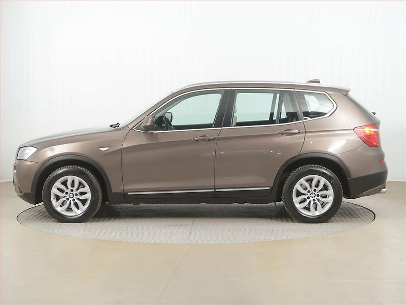 BMW X3 (2014) xDrive20d, 4X4, Automat, Navi - fotka 3 z 16