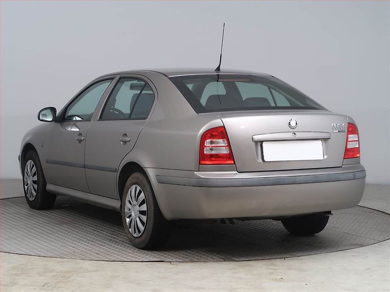 Škoda Octavia (2010) 1.6, po STK, jezdí výborně - fotka 4 z 12
