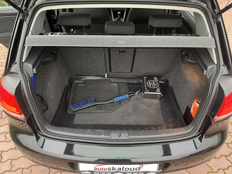 Volkswagen Golf 1.2TSI 77KW,ALU,DIGIKLIMA,ESP - fotka 15 z 41
