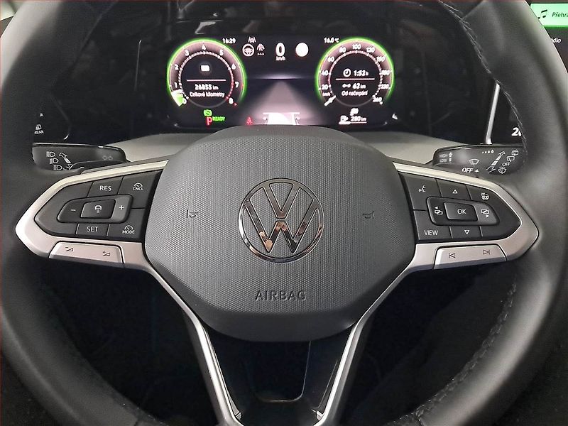 Volkswagen Golf (2025) Style 1.5 eTSI - fotka 17 z 18