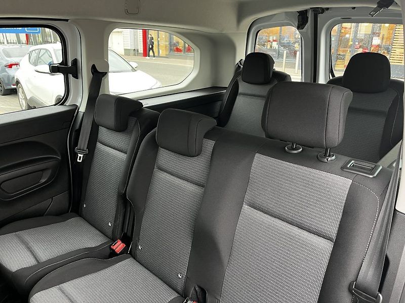 Toyota ProAce City Verso 1.5D MT Business ODBĚR 11/2026 - fotka 14 z 28