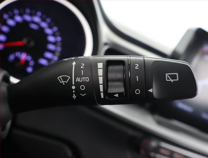 Kia Ceed (2019) 1.4 T-GDI, Serv.kniha, Xenony - fotka 21 z 22