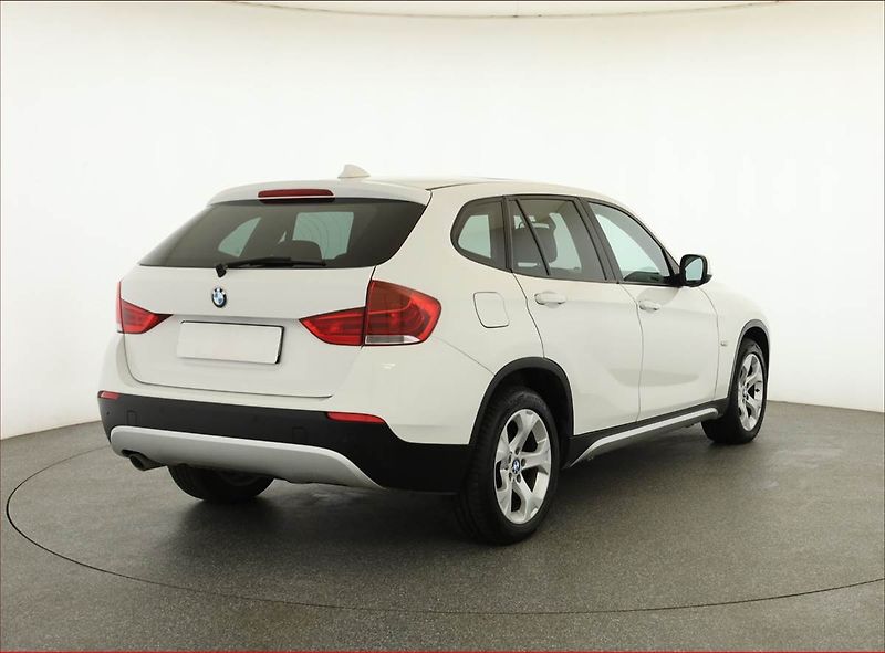 BMW X1 (2010) xDrive20d, 4X4, Serv.kniha - fotka 5 z 15