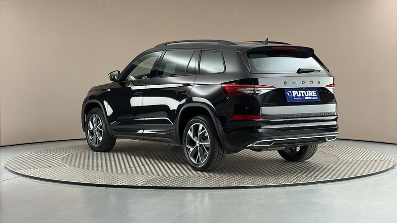 Škoda Kodiaq 2.0 TDI DSG 4x4 Sportline - fotka 2 z 29