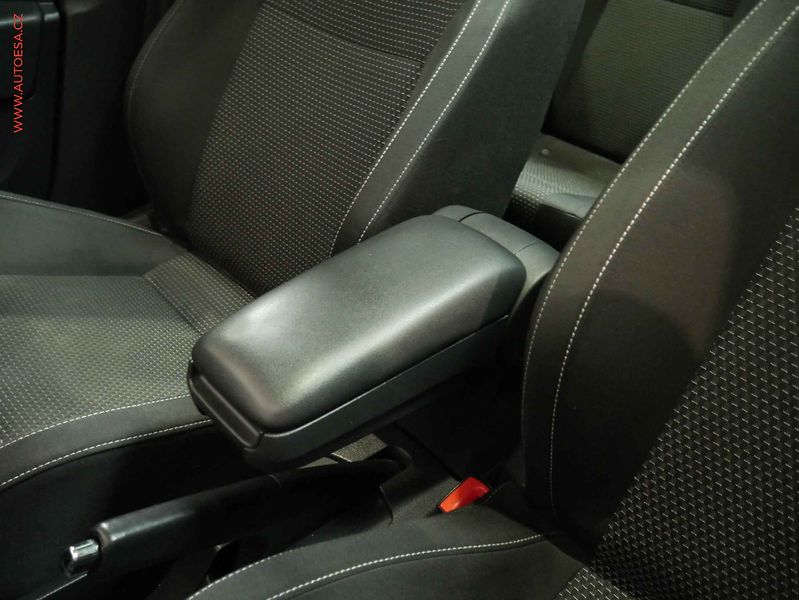 Škoda Rapid (2014) 1.2TSI, 1.maj, Xenon - fotka 16 z 18