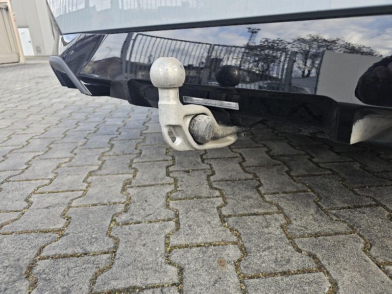 BMW Řada 5 520d xDrive Touring M Sport - fotka 23 z 23