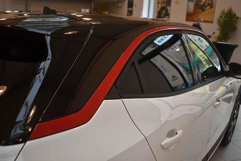 První předvýrobní kusy nového Opelu Mokka jsme mohli prozkoumat v Praze