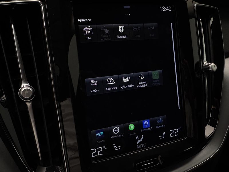 Volvo XC60 D4 AWD MOMENTUM PRO  - fotka 34 z 42