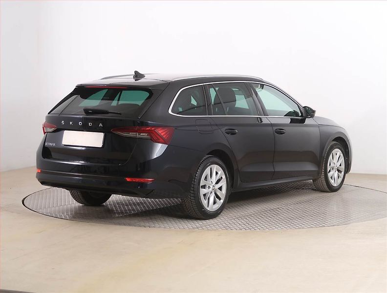 Škoda Octavia (2021) Style Plus 2.0 TDI, Automat - fotka 5 z 22