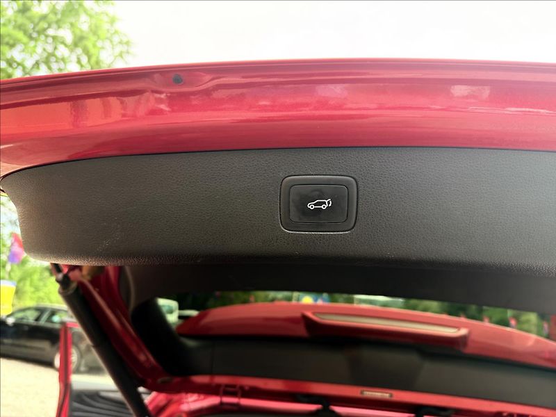 MG EHS 1,5 PHEV LUXURY - fotka 26 z 31