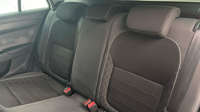 Škoda Fabia 1.0 TSI Ambition Combi - fotka 16 z 24