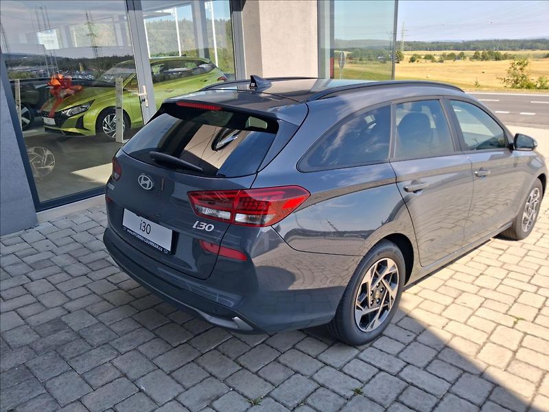 Hyundai i30 (2026) 1,0   T-GDI MT GO CZECH - fotka 4 z 13