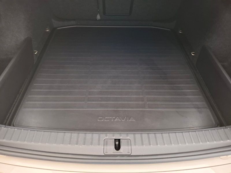 Škoda Octavia (2025) COMBI TOP SELECTION 2,0 TDI 11 - fotka 11 z 50
