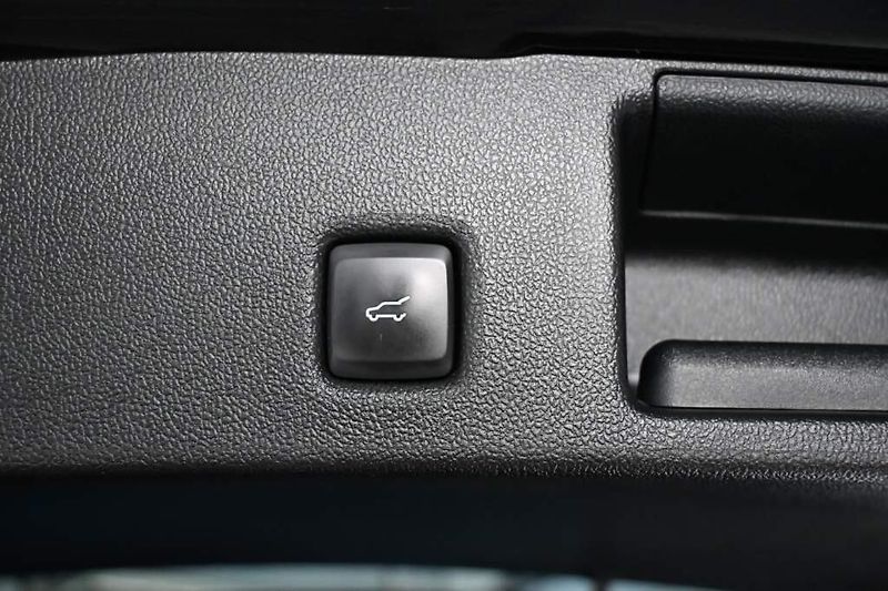 Ford Kuga (2023) 2.5 ST-LINE X LED FHEV VIRTUAL - fotka 25 z 36
