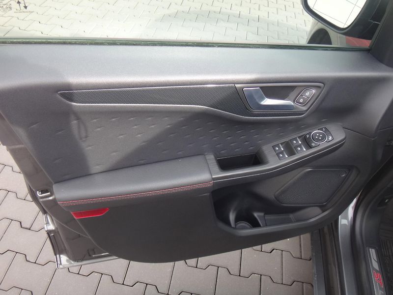 Ford Kuga (2020) St-Line_1.5 EcoBoost 110kW/150 - fotka 12 z 30