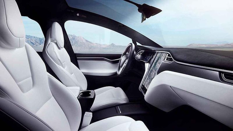 Tesla Model X.