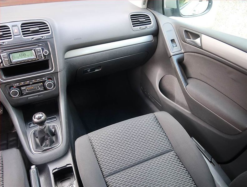 Volkswagen Golf (2009) 2.0 TDI, Tempomat - fotka 8 z 17