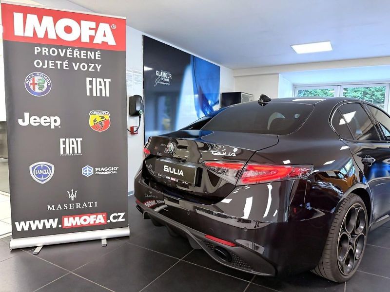 Alfa Romeo Giulia (2025) 2.2 JTD 210k AT8 ZF Q4 4x4 Int - fotka 5 z 26
