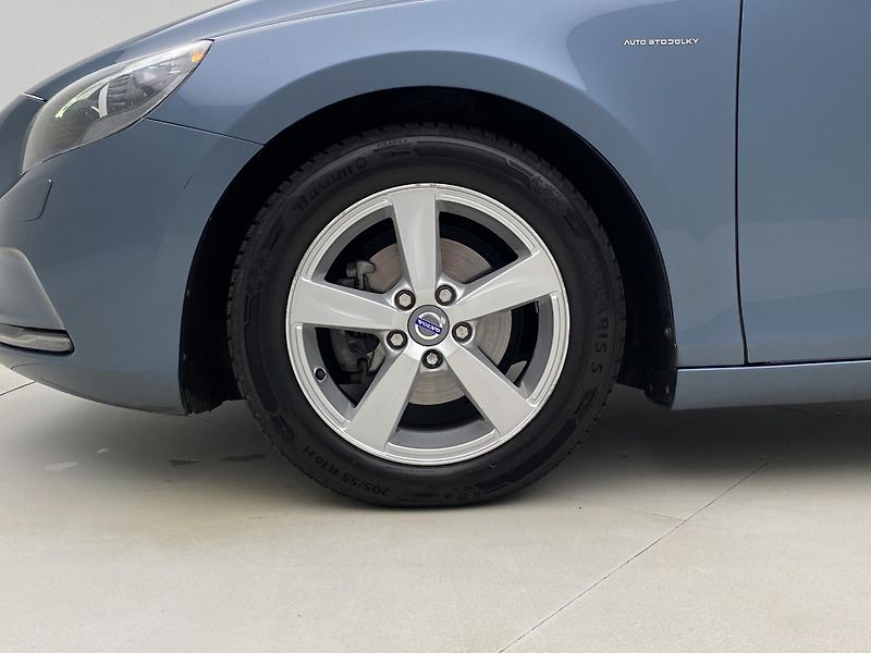 Volvo V40 D2 MOMENTUM CZ 1.maj. - fotka 23 z 44