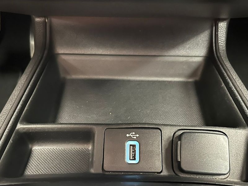 Ford Mondeo 2,0 Titanium LED Dynamic - fotka 31 z 52