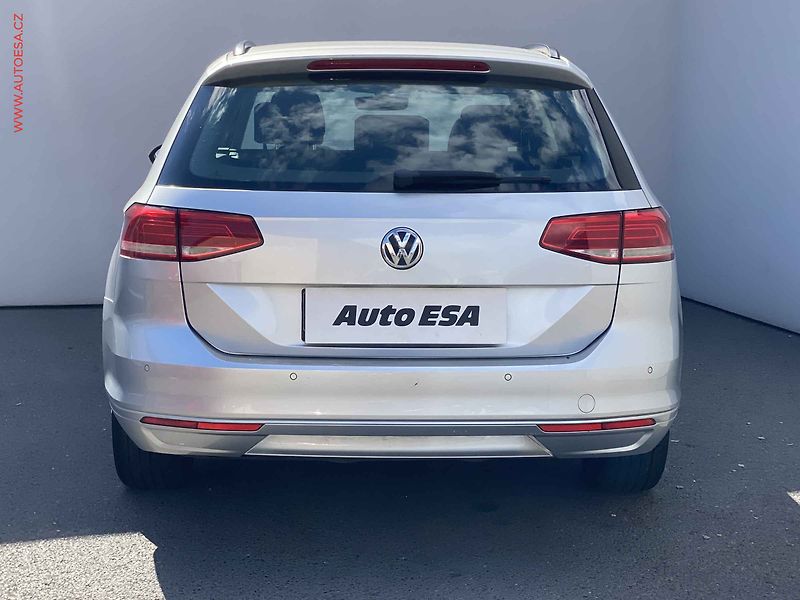 Volkswagen Passat (2017) 1.6 TDi, AAC, tempo - fotka 5 z 16