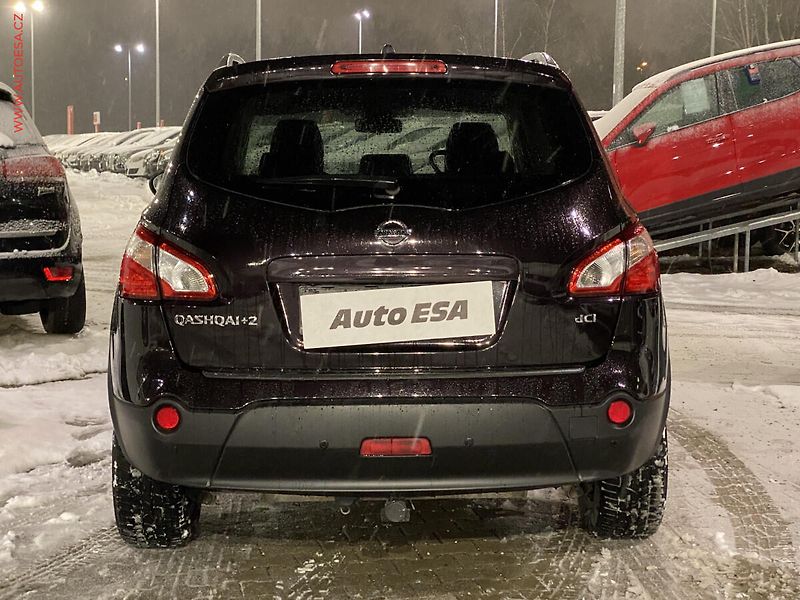 Nissan Qashqai (2012) 1.6 dCi +2 4x4, I-Way, panor - fotka 5 z 17