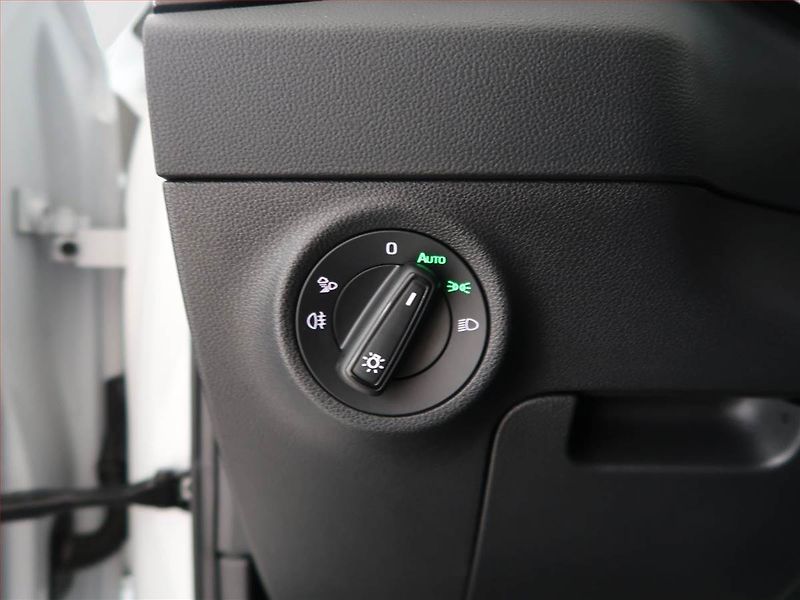 Škoda Karoq (2024) Sportline 1.5 TSI - fotka 27 z 30