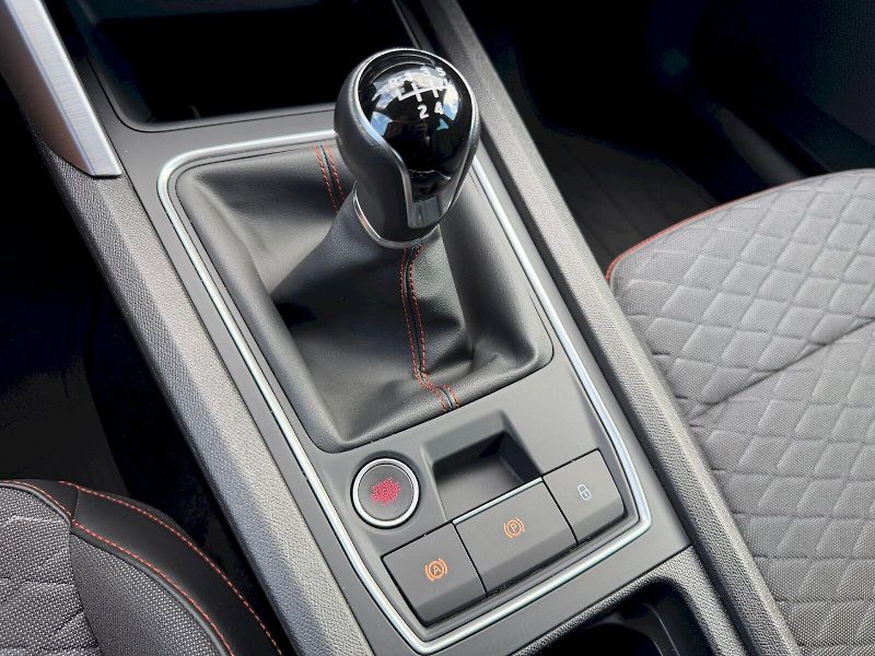 Seat Leon (2024) 1.5 TSI 110kW FR - fotka 29 z 35
