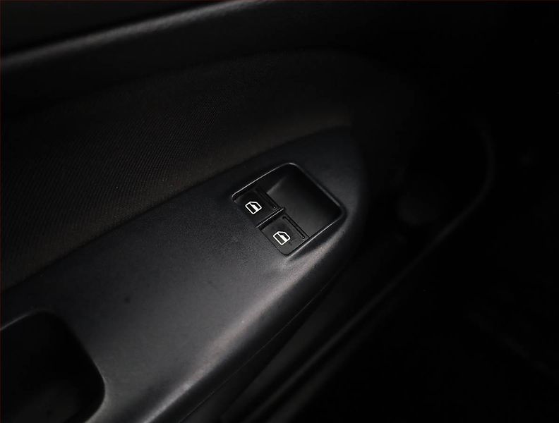 Škoda Octavia (2010) 1.6, po STK, dobrý stav - fotka 15 z 16