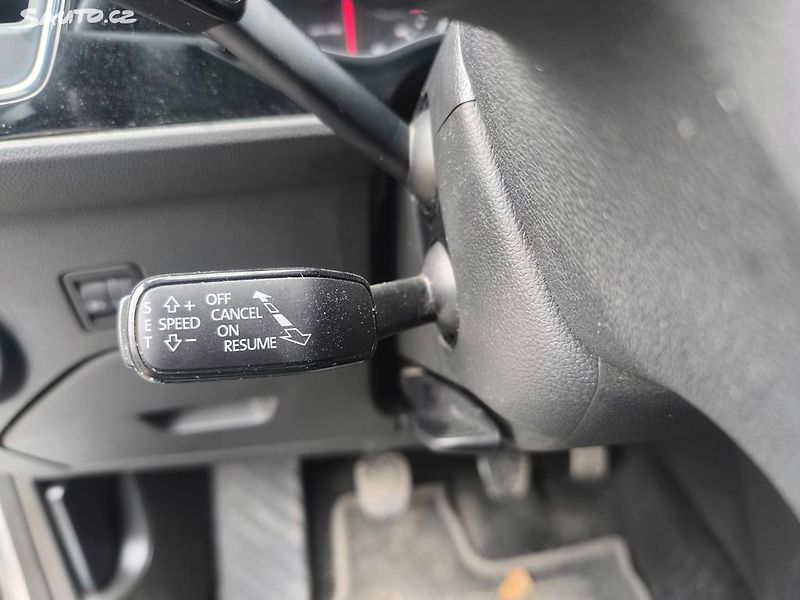 Seat Leon TDI 81KW,110T.KM,KRÁSNÉ,VÝBAVA - fotka 21 z 29