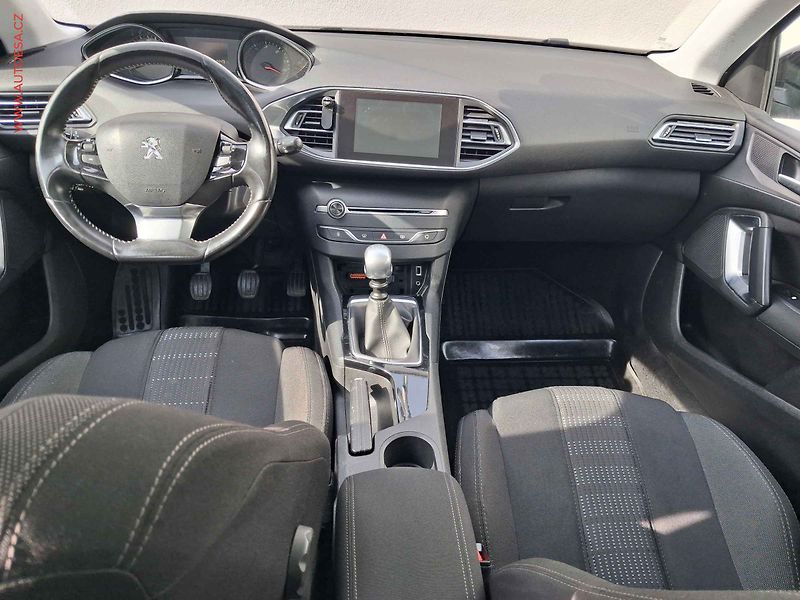 Peugeot 308 (2015) 1.6 HDi, 1.maj, AC, park - fotka 8 z 16