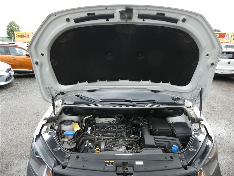 Volkswagen Caddy 2,0 TDi 1.majitel,závěs,tempom - fotka 33 z 49
