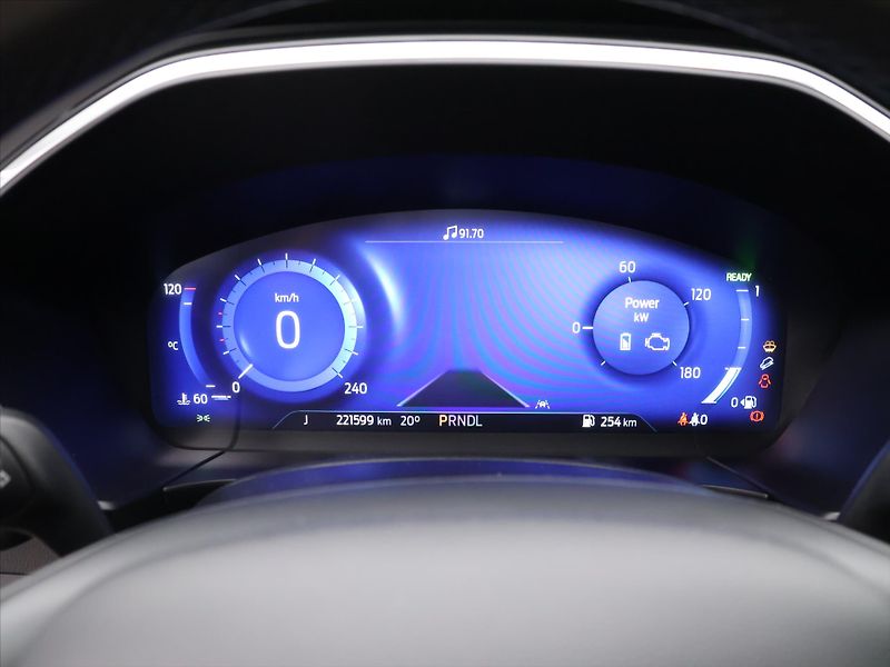 Ford Kuga 2,5 Hybrid 140kW AWD Titanium - fotka 16 z 28