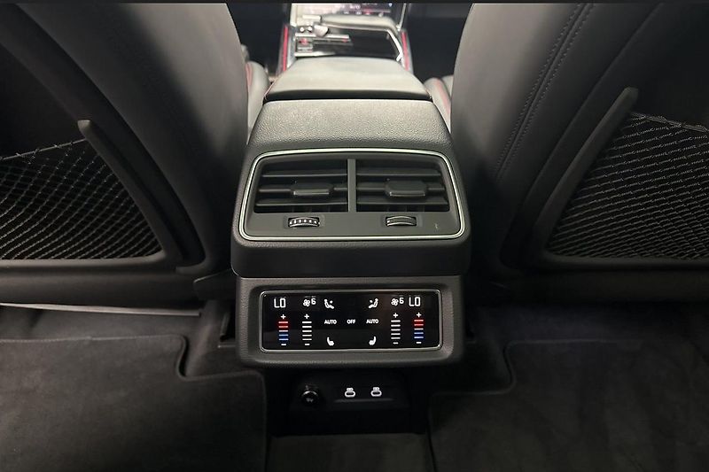 Audi SQ8 e-tron quattro Tažné Pano 360k - fotka 23 z 34