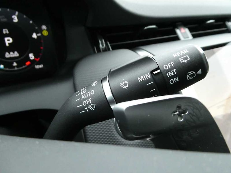 Land Rover Discovery Sport 2,0 Landmark D200 - fotka 25 z 44