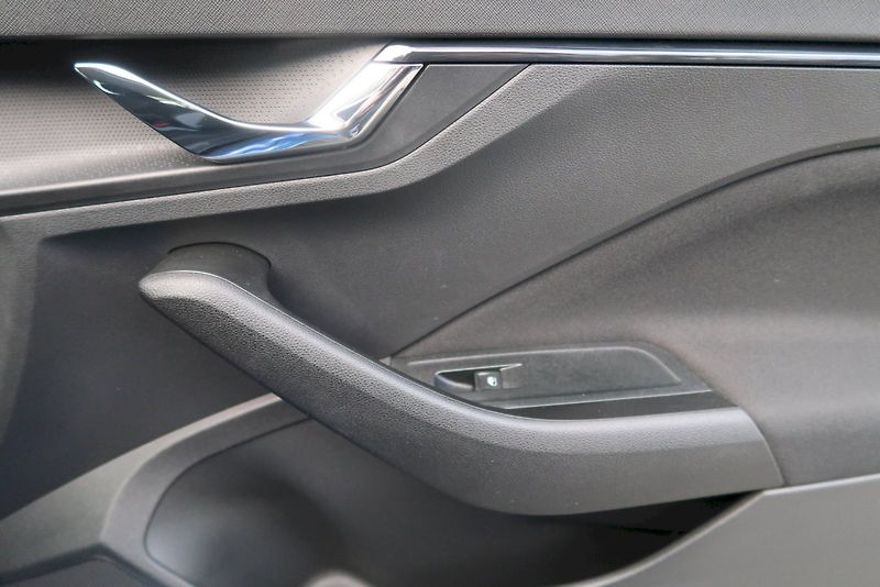 Škoda Scala (2025) Selection 1.0 TSI 85 kW - fotka 21 z 28