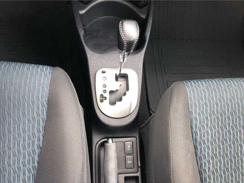 Toyota Yaris 1.33  VVT-i, Automat - fotka 21 z 28