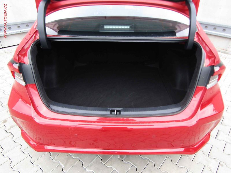 Toyota Corolla (2020) 1.6 VVT-i, ČR, Comfort, AT - fotka 7 z 19